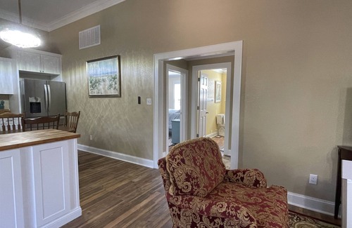 Avon Cottage | Gracie's Place is a charming cottage located in the quaint village of Avon with laid-back atmosphere