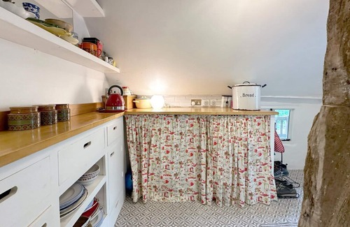 Ockbrook Cottage | Grade II Quaint Cottage in Berkswell, Close to NEC & BHX