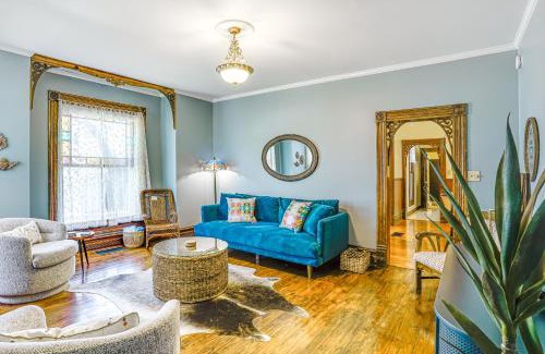 Granbury House | Granbury Home with Fire Pit, Walk to The Square!