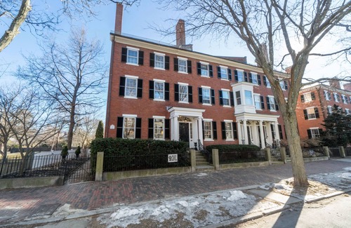 Salem House | Grand 1820's Brick House In The Heart Of Historic Salem