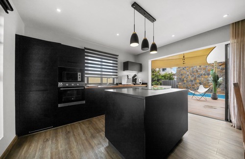 Flic-en-Flac Villa | Grand Ānaya II | Luxury 5BR Villa | 2x Pools & Jacuzzi | Cinema Room