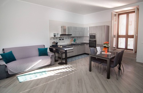 Barletta Apartment | Grand Appartement à 5 Minute a Pied de la Plage Centre Historique et Commerces