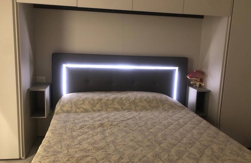 Barletta Apartment | Grand Appartement à 5 Minute a Pied de la Plage Centre Historique et Commerces