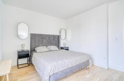 Rueil-Malmaison Apartment | Grand appartement avec belle vue Paris