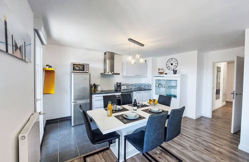 Arzon Apartment | Grand Balcon, Piscine et proche du Port by Interhome