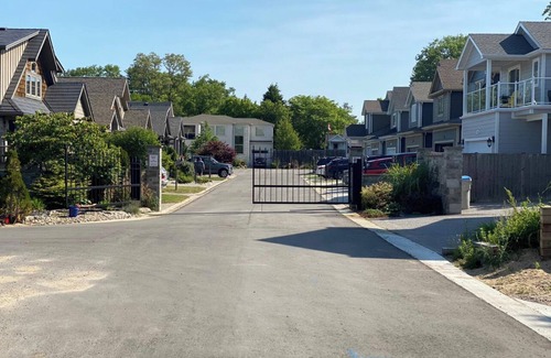 Grand Bend House | Grand Bend Beach Luxury Home: Cozy & Upscale