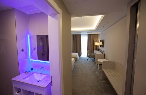 Golem Hotel | Grand Blue Fafa