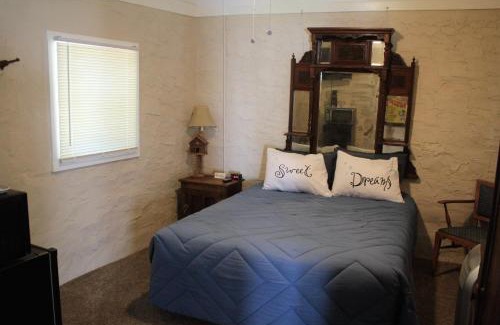 Chloride Hotel | Grand Canyon West Hotel Sheps Miners Inn