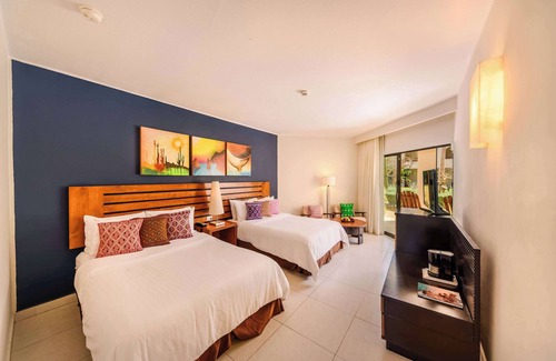 Zona Hotelera Resort | Grand Decameron Los Cabos, A Trademark All Inclusive Resort