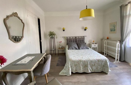 Bellerive-sur-Allier Apartment | GRAND F3 2 Ch CALME CONFORT PARKING RIVE GAUCHE CREPS HIPPODROME GOLF