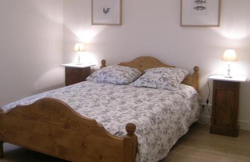 Trevol House | Grand gîte rénové avec jardin et wifi à Trévol - FR-1-489-215