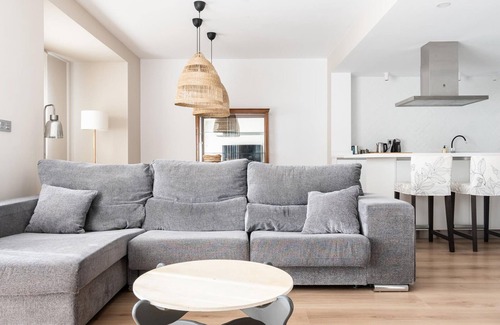 Sagunto House | Grand House in the Heart of Puerto - Modern, Renovated, Near Beach, 3 Terraces, WIFI