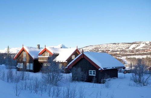 Beitostolen Ski Chalet | Grand Log Cabin with Fireplace and 12-14 Beds