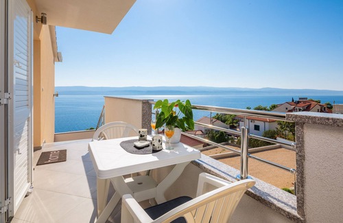 Stanici Apartment | Grand Modern Beach Studio