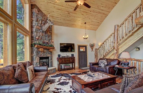 Blue River House | Grand Moose Lodge Home