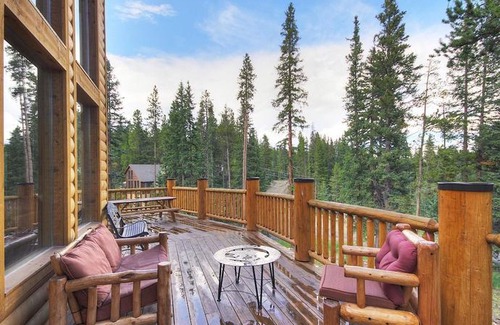 Blue River House | Grand Moose Lodge Home