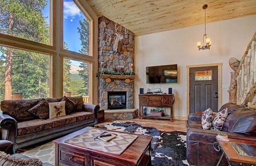 Blue River House | Grand Moose Lodge Home