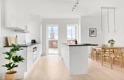 Midtbyen Apartment | Grand Penthouse Suite With Private Rooftop Terrace