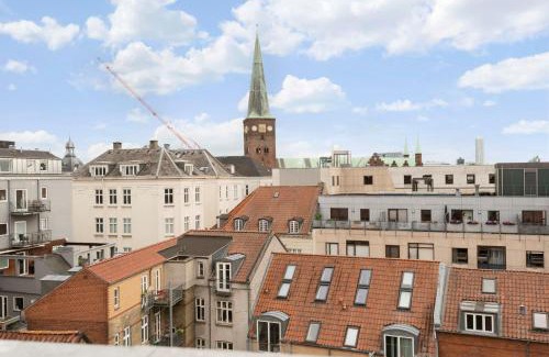 Midtbyen Apartment | Grand Penthouse Suite With Private Rooftop Terrace
