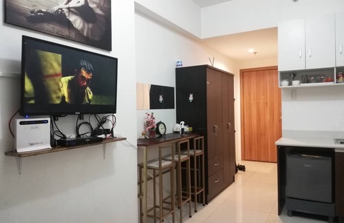 Ermita Condo | Grand Riviera Condotel infront of us embassy 17FL