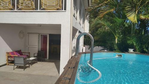 L'Etang-Sale Apartment | Grand studio 60m2 piscine vue mer