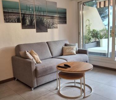 Boulouris-sur-Mer Apartment | Grand studio avec terrasse près de la mer