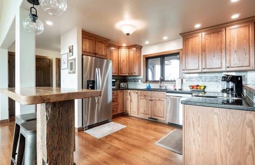 Leigh Creek Estates House | Grand View — Targhee Ski Resort, Jackson, Hot tub