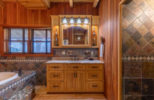 West Jefferson House | Grand Vista Lodge