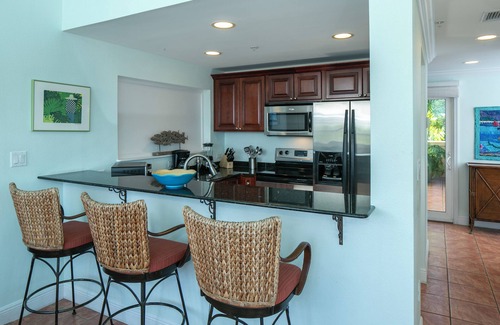 Estate Enighed Condo | Grande Bay Resort ~Two Bed, One Bath, Walk to town, Penthouse Unit, View, Views,