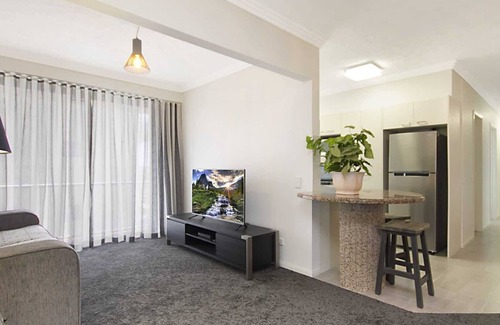 Coolangatta Apartment | Grande Corniche U17 - Panoramic Kirra Hill