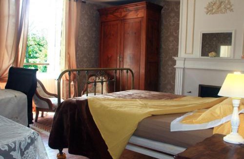 Ri House | Grande maison 18e s. avec jardin et WiFi, animaux acceptés, petit village paisible - FR-1-497-193