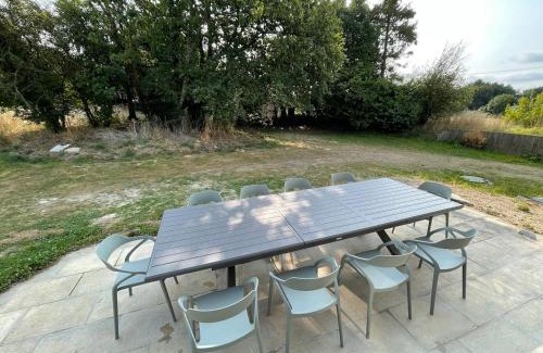 Rosporden House | Grande maison 20 min plage, 14 personnes, 5 SDB, literie grand confort