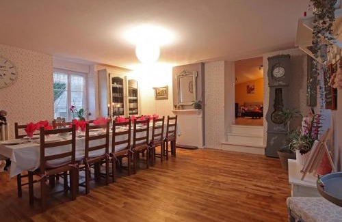 Dompierre House | Grande maison familiale avec jardin clos et animaux acceptés - FR-1-497-132