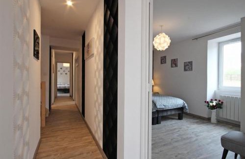 Le Cercueil House | Grande maison restaurée avec étang, animaux admis, jusqu'à 12 pers. - FR-1-497-53