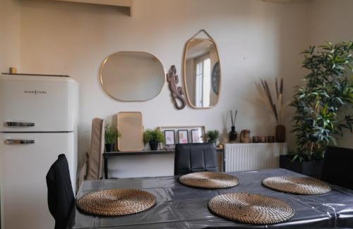 Foix Apartment | Grande Terrasse Hyper-Centre Quiet & Cozy for 2