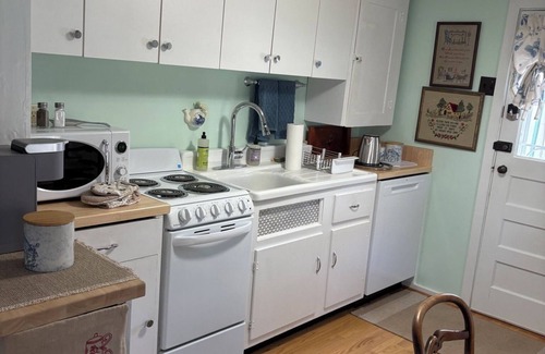 Betterton Cottage | Grandma’s Cottage will wrap around you like a warm hug