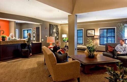 Historic Downtown La Crosse Hotel | GrandStay Hotel & Suites - La Crosse