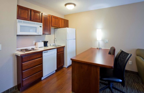 Ames Hotel | GrandStay Hotel & Suites