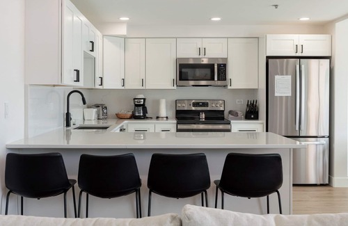 Chelan Condo | GrandView 202 - Luxury 2 Bedroom Waterfront Condo