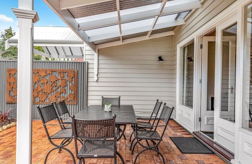 Mount Barker House | Grandview Accommodation - The Elm Tree Apartments
