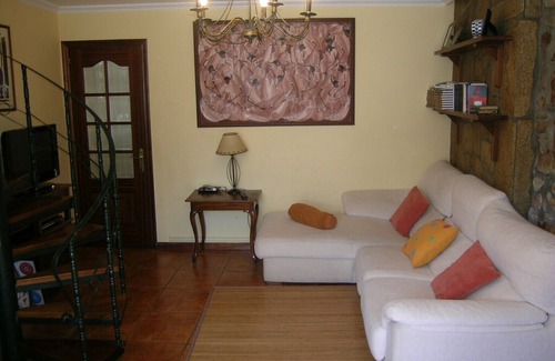 Larino Cottage | Granite house near Lariño beach