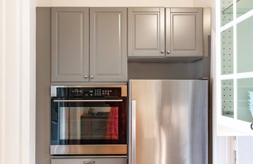 Newburgh Apartment | Grant - A Tranquil One Bedroom Steps from River