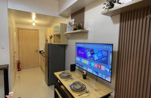 Bago Bantay Condo | Grass Residences Cozy, Inexpensive Staycation