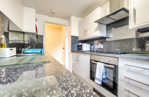 Old Town Hotel | Grassmarket Apartment with Castle View