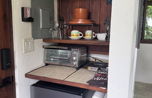 Los Santos House | Grateful Casita- Peaceful Retreat