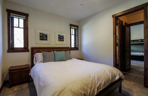 Stonegate House | Gray Bear 446 Home