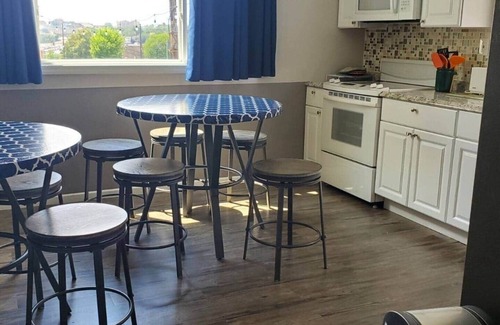 Downtown Niagara Falls House | Gray Goose - Close to Falls & Casino