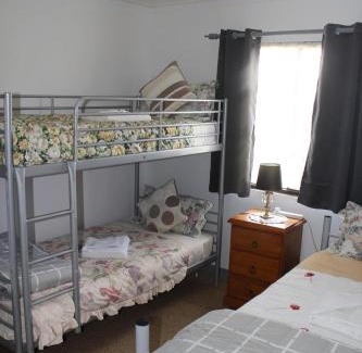 Kingscote Apartment | Graydon Lodge on Seaside-Summer Sale is now on in Esplanade and Buller St Kingscote