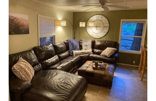 Forest Falls Cabin | GrayHart Get Away 1 bedroom / 1 bathroom Cabin