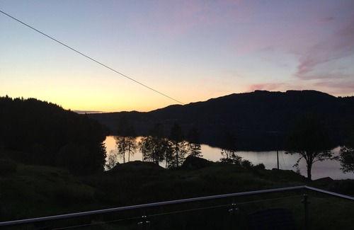 Radoy Cabin | Great cottage for rent in beautiful Nordhordland. Close to sea, with terrace and whirlpool.